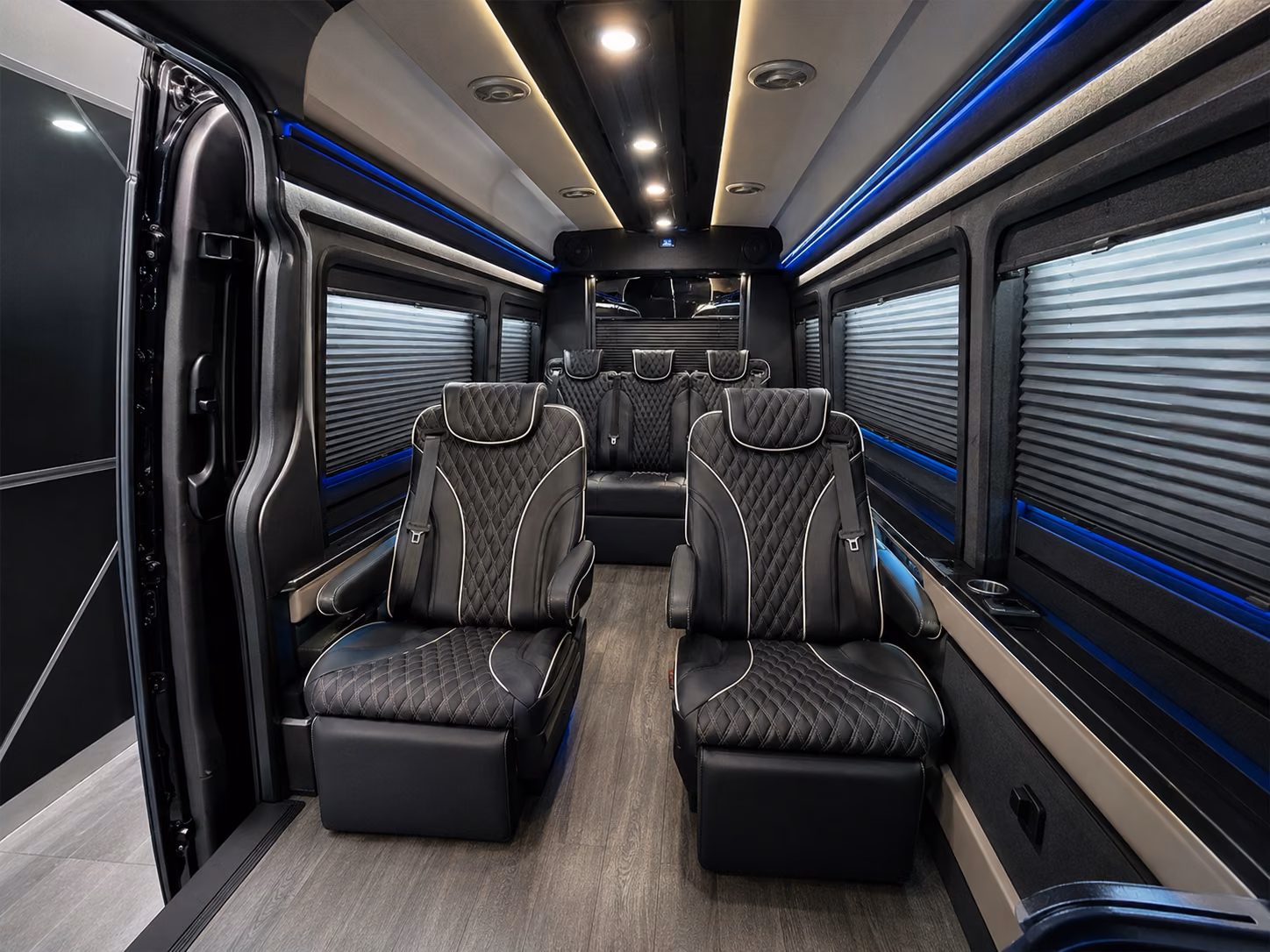 airport shuttle buses for sports teams and athletic groups in vancouver