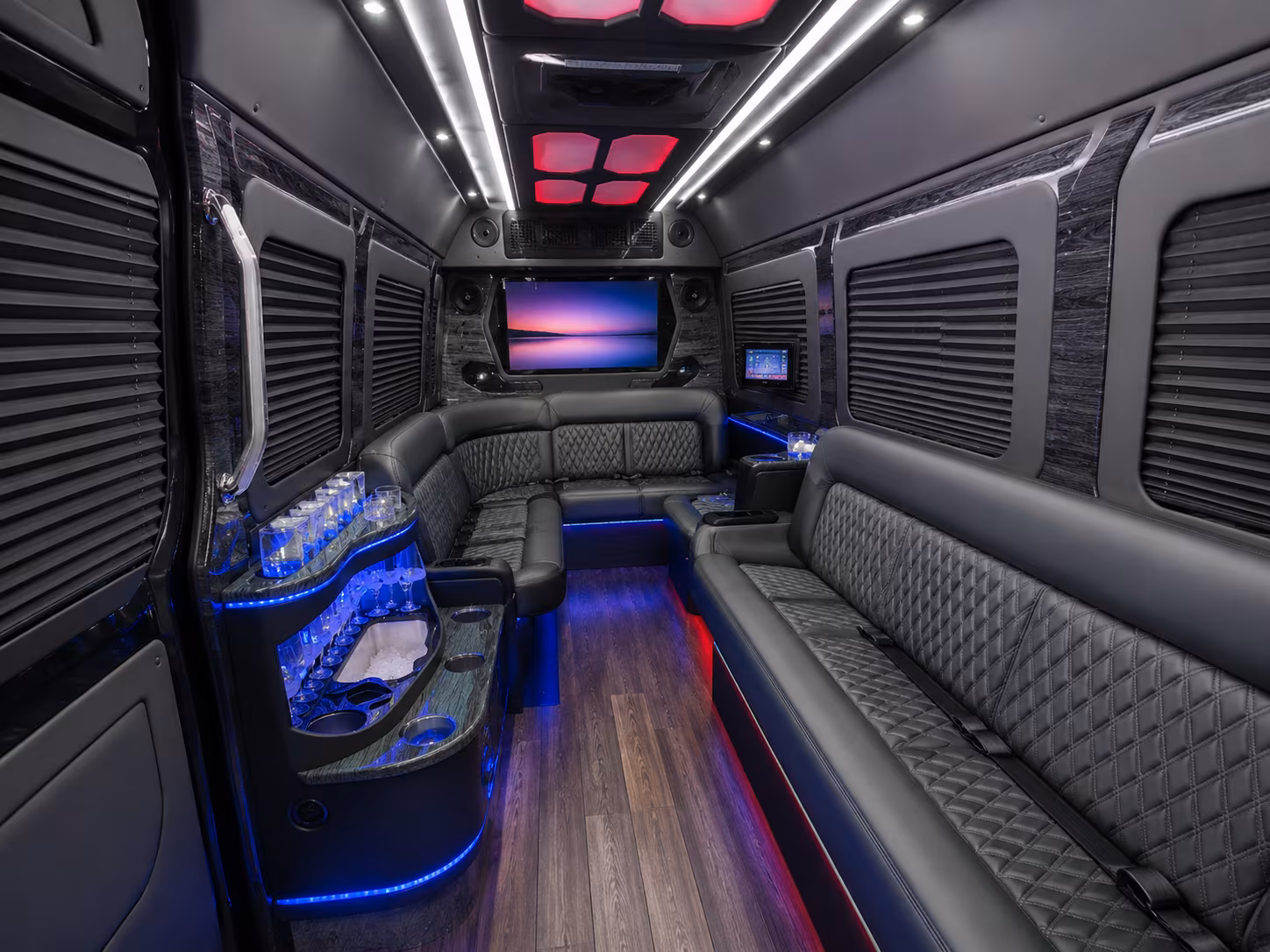 bus rental services for federal agencies near vancouver washington