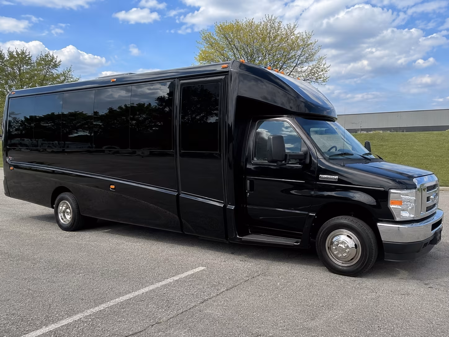 concert shuttle buses for large groups and corporate outings