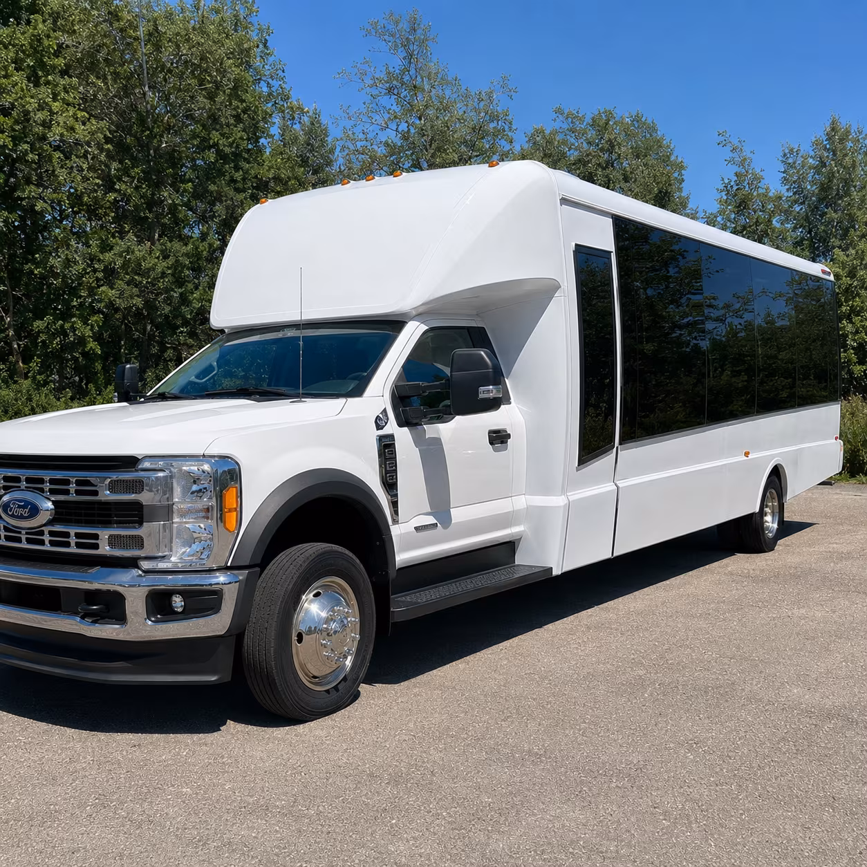 corporate airport transfer buses between vancouver and pdx
